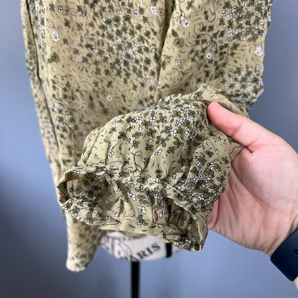 Fei lightweight golden yellow floral long sleeve v-neck button up blouse - Picture 8 of 11